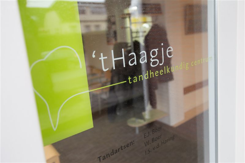 tandartspraktijk t haagje logo raam